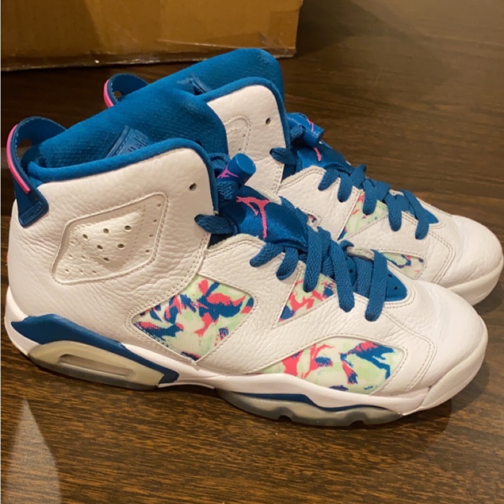 Jordan 6 Retro Green Abyss Size 6.5y/8.0W Used Great Condition